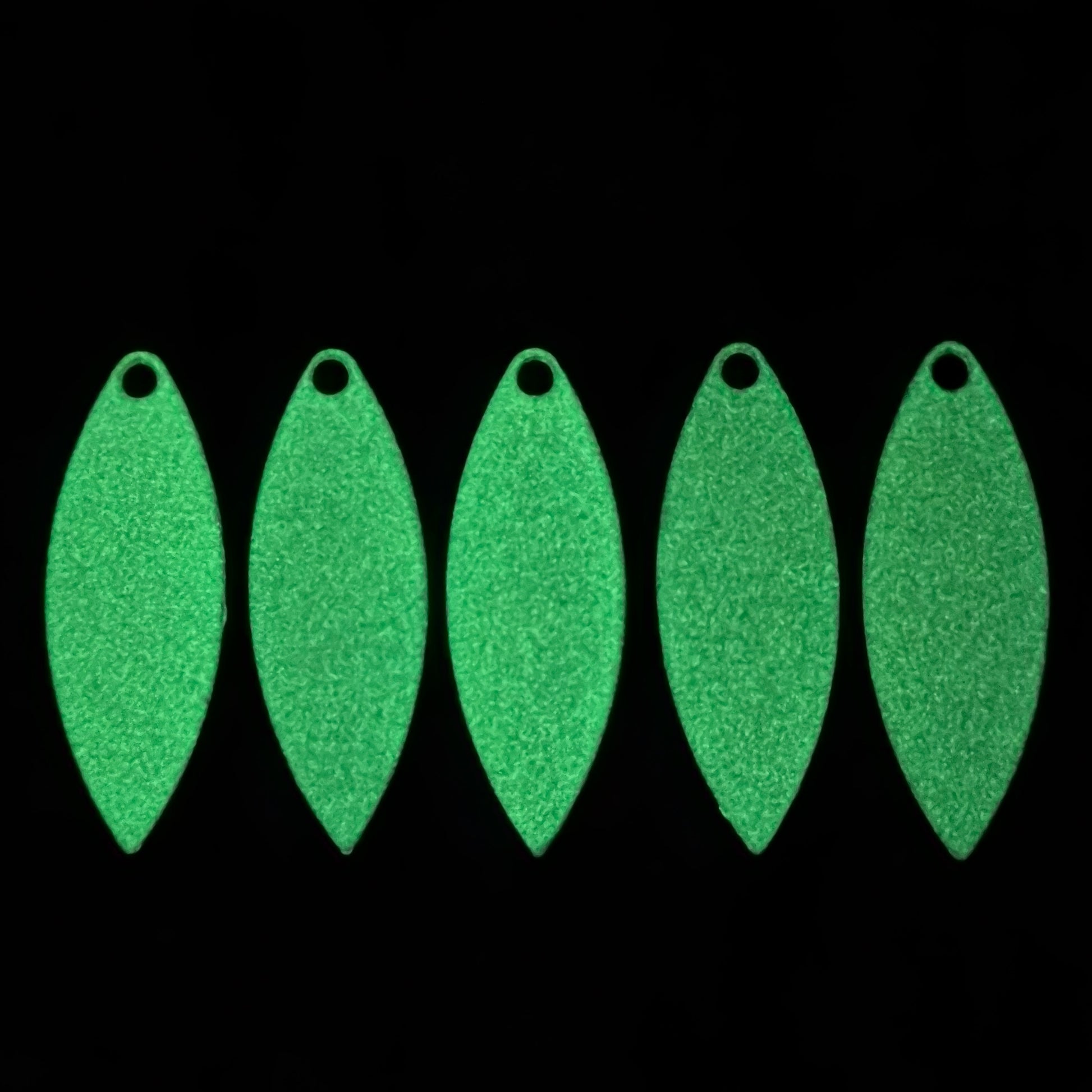 Glow in the dark spinner blade attachment